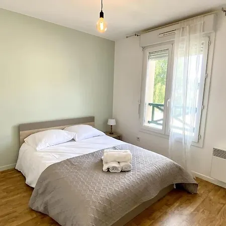 Maison Pour 6 Personnes Avec Garage Et Jardin بيت للعطل