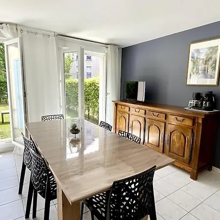 بيت للعطل Maison Pour 6 Personnes Avec Garage Et Jardin لو كْروتْوَ