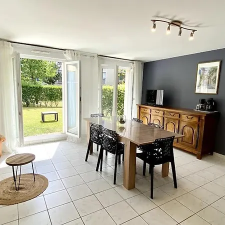 Maison Pour 6 Personnes Avec Garage Et Jardin بيت للعطل *