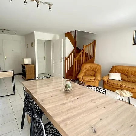 Maison Pour 6 Personnes Avec Garage Et Jardin